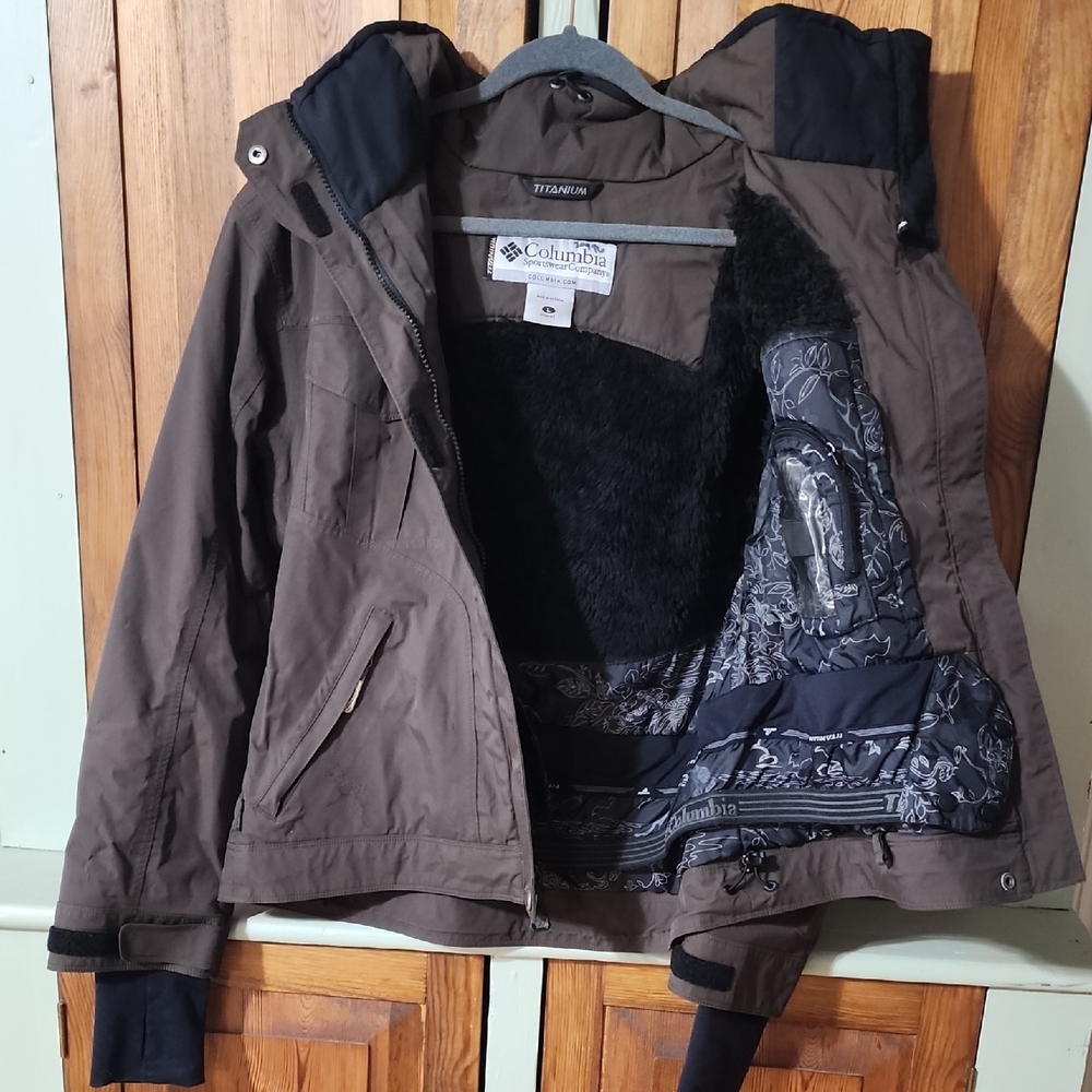 Brown Columbia Titanium Hooded Jacket - Picture 4 of 9